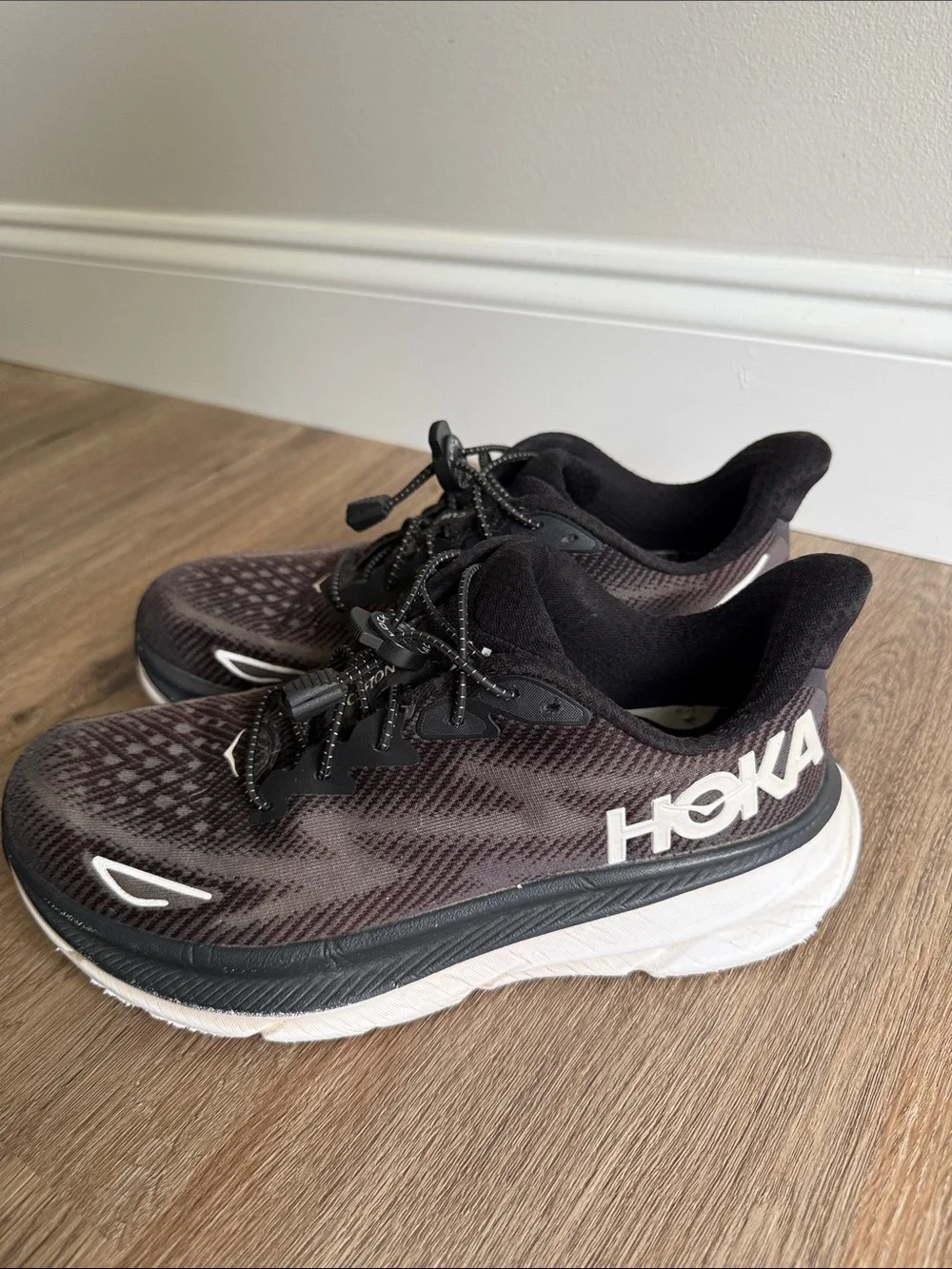 Hoka Clifton 9 Black and White Athletic Sneakers Size 8